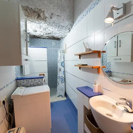 Casa-cueva Puente De Madera Holiday home Alcala del Jucar